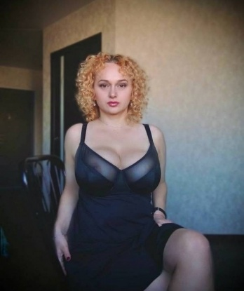 Опыт и нежность - мои главные козыри. ❤️ Я обеспечу тебе незабываемые моменты наслаждения и страсти. У меня есть много возможностей, чтобы утолить все твои желания 🌟, от классики до экзотики. Ни одна твоя фантазия не останется невыполненной. 😉 Я обладаю потрясающей фигурой и сексуальной красотой, что подкреплено моими фото, на которых я выгляжу просто особенно! 📸✨ Отзывы моих клиентов говорят о моей профессиональности и таланте. Живу я в самой прекрасной Москве, и готова встретиться с тобой. 🌃 Просто набери мой номер и погрузись в мир наслаждения и настоящей страсти. Жду тебя, мой дорогой... 💝 Яноечка